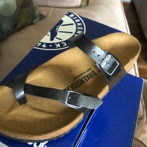 Authentic womens Graceful Licore Black Sandals